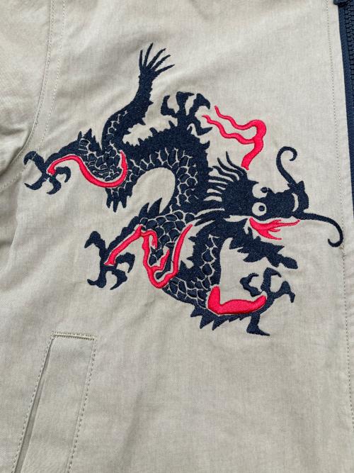 参丸一（サンマルイチ）参丸一 (サンマルイチ) 刺繍ブルゾン カーキ サイズ:Ｍの古着・服飾アイテム