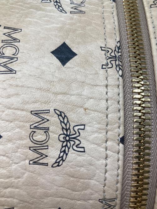 MCM（エムシーエム）MCM (エムシーエム) スタッズリュック ベージュの古着・服飾アイテム