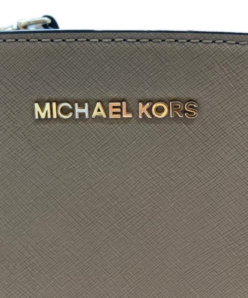 MICHAEL KORS（マイケル・コース）MICHAEL KORS (マイケル・コース) ショルダーバッグ ベージュの古着・服飾アイテム