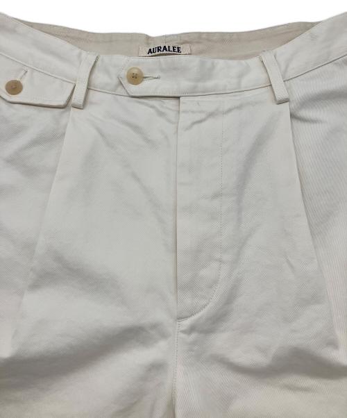 AURALEE（オーラリー）AURALEE (オーラリー) WASHED FINX CHINO ONE-TUCK PANTS　25SS ホワイト サイズ:3の古着・服飾アイテム