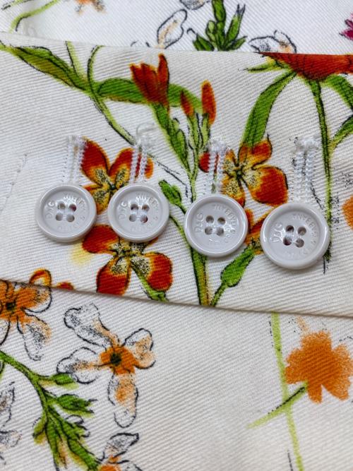 DOLCE & GABBANA（ドルチェ＆ガッバーナ）DOLCE & GABBANA (ドルチェ＆ガッバーナ) 花柄3Bジャケット アイボリー サイズ:40の古着・服飾アイテム