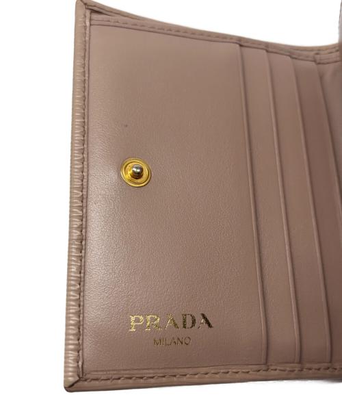 PRADA（プラダ）PRADA (プラダ) サフィアーノ　2つ折り財布 ベージュの古着・服飾アイテム