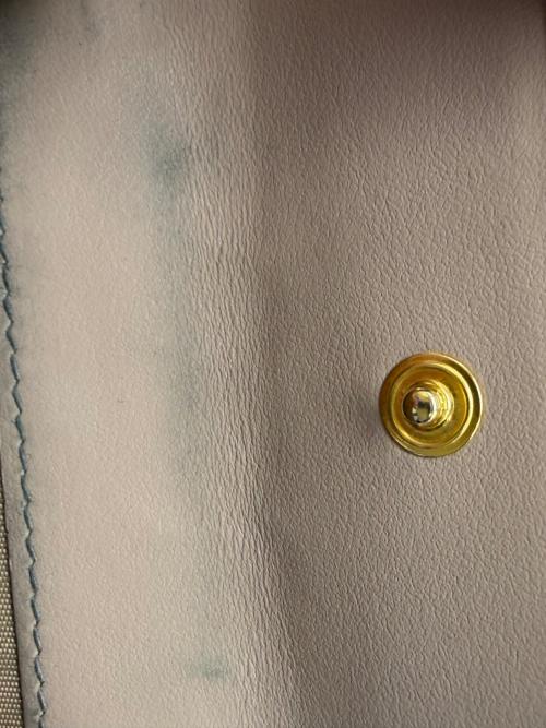 PRADA（プラダ）PRADA (プラダ) サフィアーノ　2つ折り財布 ベージュの古着・服飾アイテム