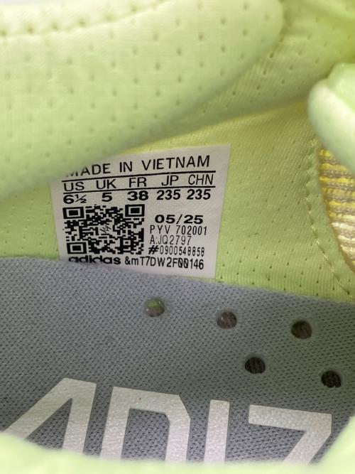 adidas（アディダス）adidas (アディダス) ランニングシューズ　ADIZERO SL2（アディゼロ SL2） イエロー×ホワイト サイズ:235の古着・服飾アイテム