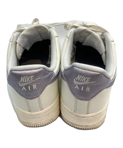 NIKE（ナイキ）NIKE (ナイキ) AIR FORCE 1 '07 ホワイト×パープル サイズ:24の古着・服飾アイテム