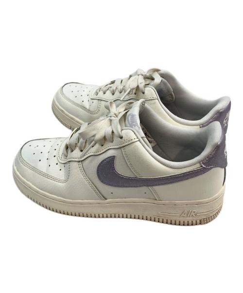 NIKE（ナイキ）NIKE (ナイキ) AIR FORCE 1 '07 ホワイト×パープル サイズ:24の古着・服飾アイテム