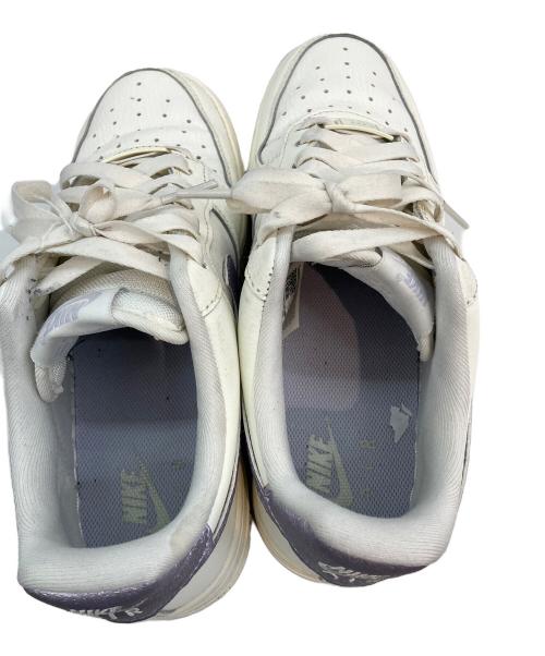 NIKE（ナイキ）NIKE (ナイキ) AIR FORCE 1 '07 ホワイト×パープル サイズ:24の古着・服飾アイテム