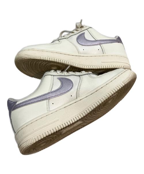 NIKE（ナイキ）NIKE (ナイキ) AIR FORCE 1 '07 ホワイト×パープル サイズ:24の古着・服飾アイテム
