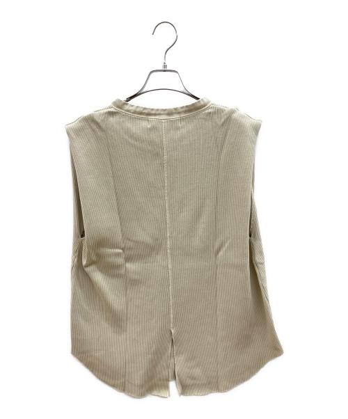 R JUBILEE（アールジュビリー）R JUBILEE (アールジュビリー) ノースリーブカットソー ベージュ サイズ:Fの古着・服飾アイテム