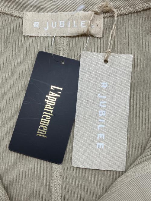 R JUBILEE（アールジュビリー）R JUBILEE (アールジュビリー) ノースリーブカットソー ベージュ サイズ:Fの古着・服飾アイテム