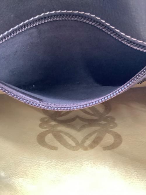 LOEWE（ロエベ）LOEWE (ロエベ) アナグラムスエードショルダーバッグ ベージュの古着・服飾アイテム