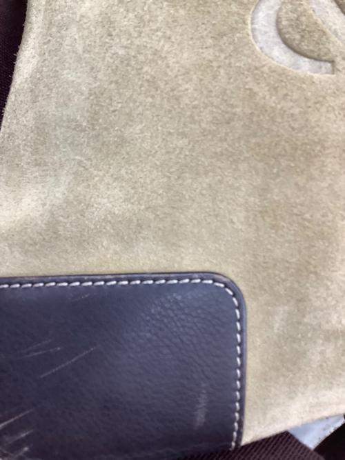 LOEWE（ロエベ）LOEWE (ロエベ) アナグラムスエードショルダーバッグ ベージュの古着・服飾アイテム