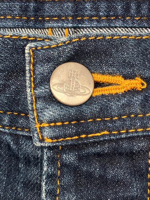 Vivienne Westwood man（ヴィヴィアン ウェストウッド マン）Vivienne Westwood man (ヴィヴィアン ウェストウッド マン) オーブ刺繍デニムパンツ インディゴ サイズ:44の古着・服飾アイテム