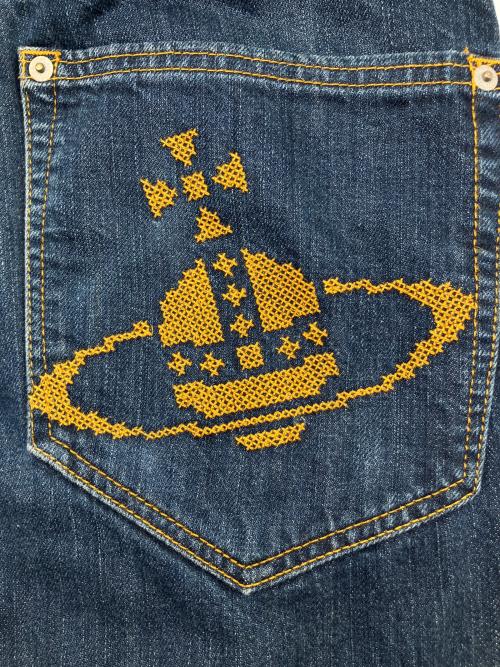 Vivienne Westwood man（ヴィヴィアン ウェストウッド マン）Vivienne Westwood man (ヴィヴィアン ウェストウッド マン) オーブ刺繍デニムパンツ インディゴ サイズ:44の古着・服飾アイテム