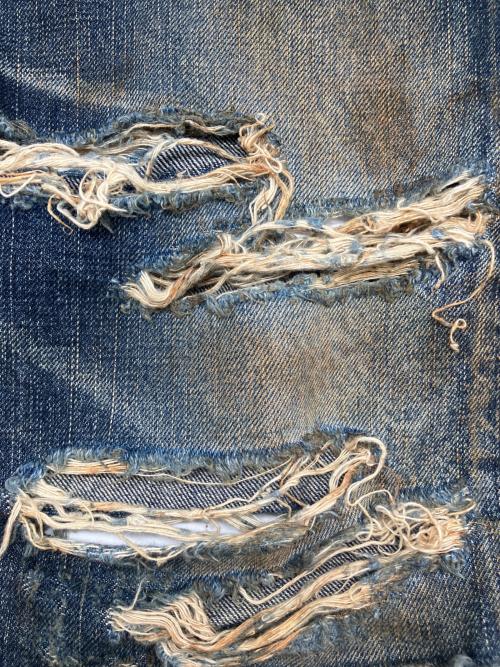 fagassent（ファガッセン）fagassent (ファガッセン) デニムパンツ　JESUS  ダメージ加工 インディゴ サイズ:3の古着・服飾アイテム