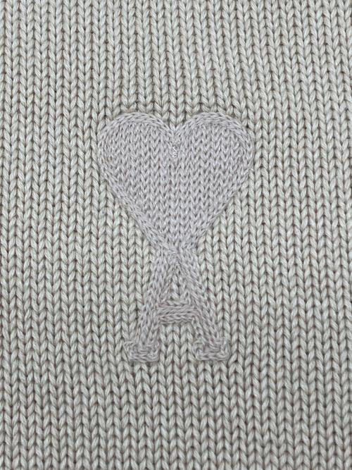 AMI Alexandre Mattiussi（アミアレクサンドルマテュッシ）AMI Alexandre Mattiussi (アミアレクサンドルマテュッシ) 厚手ニット ベージュ サイズ:XSの古着・服飾アイテム