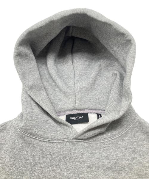 FOG ESSENTIALS（フィアオブゴッド エッセンシャル）FOG ESSENTIALS (フィアオブゴッド エッセンシャル) プルオーバーパーカー ライトグレー サイズ:Sの古着・服飾アイテム