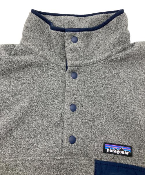 Patagonia（パタゴニア）Patagonia (パタゴニア) スナップT　アウトドア グレー×ネイビー サイズ:Sの古着・服飾アイテム