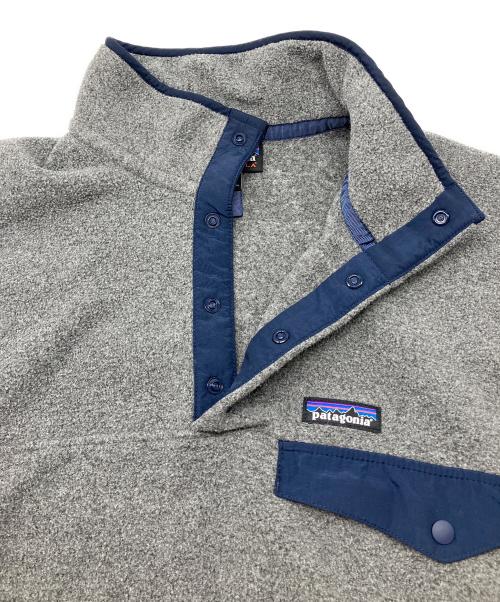 Patagonia（パタゴニア）Patagonia (パタゴニア) スナップT　アウトドア グレー×ネイビー サイズ:Sの古着・服飾アイテム