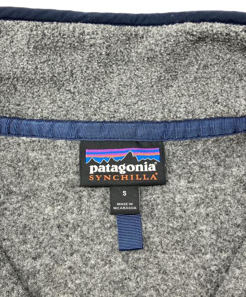 Patagonia（パタゴニア）Patagonia (パタゴニア) スナップT　アウトドア グレー×ネイビー サイズ:Sの古着・服飾アイテム