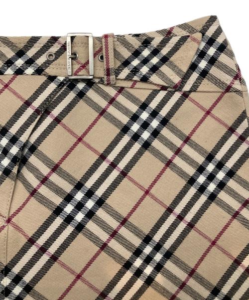 BURBERRY BLUE LABEL（バーバリー ブルー レーベル）BURBERRY BLUE LABEL (バーバリー ブルー レーベル) スカート　ノバチェック　Y2K ベージュ サイズ:38の古着・服飾アイテム