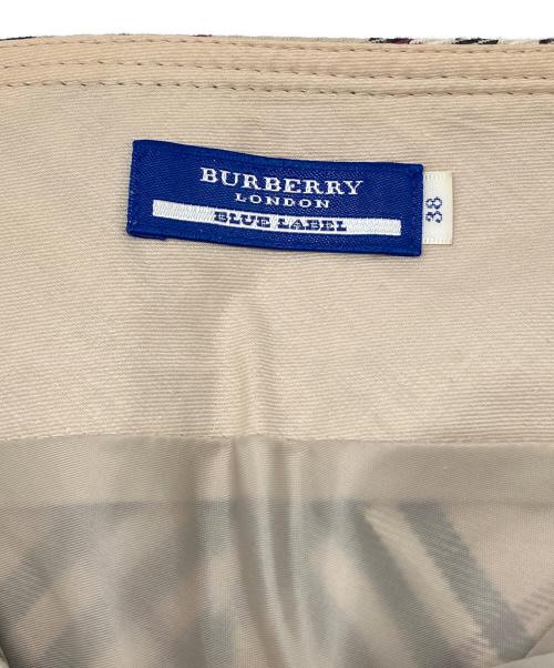 BURBERRY BLUE LABEL（バーバリー ブルー レーベル）BURBERRY BLUE LABEL (バーバリー ブルー レーベル) スカート　ノバチェック　Y2K ベージュ サイズ:38の古着・服飾アイテム