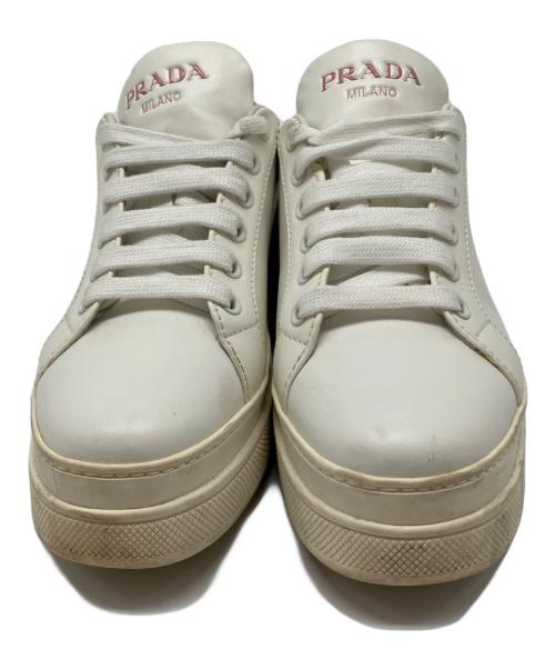 PRADA（プラダ）PRADA (プラダ) スニーカー ホワイト×ピンク サイズ:35の古着・服飾アイテム
