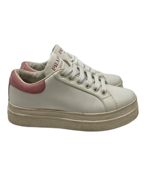 PRADA（プラダ）PRADA (プラダ) スニーカー ホワイト×ピンク サイズ:35の古着・服飾アイテム