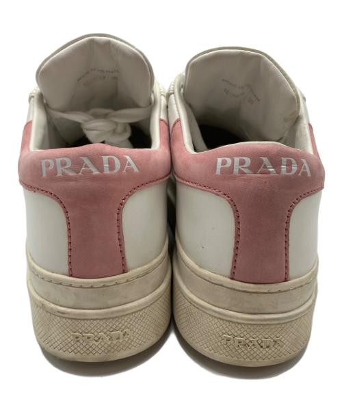 PRADA（プラダ）PRADA (プラダ) スニーカー ホワイト×ピンク サイズ:35の古着・服飾アイテム