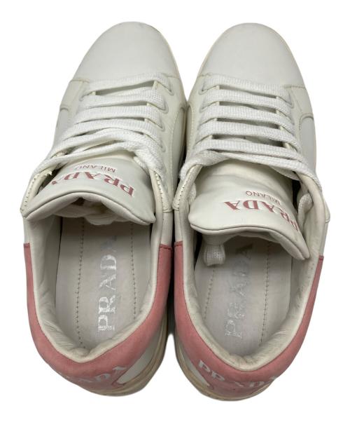 PRADA（プラダ）PRADA (プラダ) スニーカー ホワイト×ピンク サイズ:35の古着・服飾アイテム