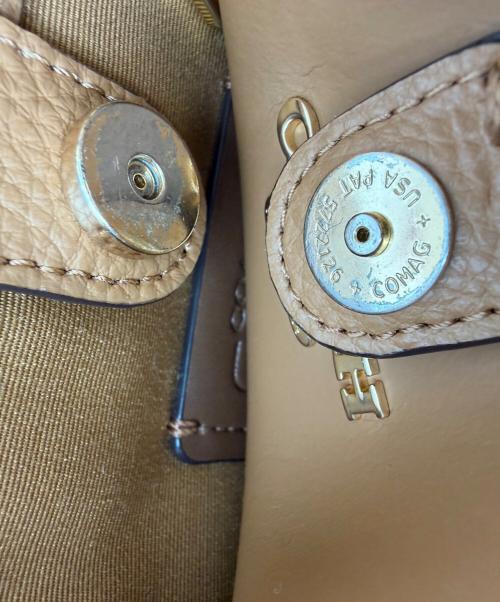 COACH（コーチ）COACH (コーチ) 2WAYバッグ ホワイト×ライトブラウンの古着・服飾アイテム