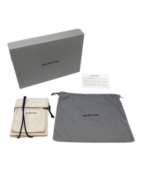 BALENCIAGA（バレンシアガ）BALENCIAGA (バレンシアガ) ショルダーポーチ　BALENCIAGA　EXPLORER POUCH STRAP NYLON（バレンシアガ　エクスプローラー ポーチ ストラップ  ニューロン） ホワイト×ブラックの古着・服飾アイテム