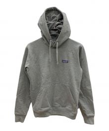 Patagonia（パタゴニア）の古着「プルオーバーパーカー　メンズ・P-6ラベル・アップライザル・フーディ　SP21」｜グレー