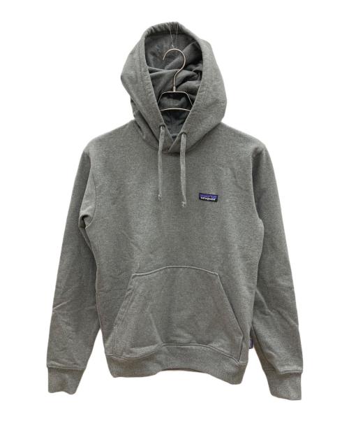 Patagonia（パタゴニア）Patagonia (パタゴニア) プルオーバーパーカー　メンズ・P-6ラベル・アップライザル・フーディ　SP21 グレー サイズ:XSの古着・服飾アイテム