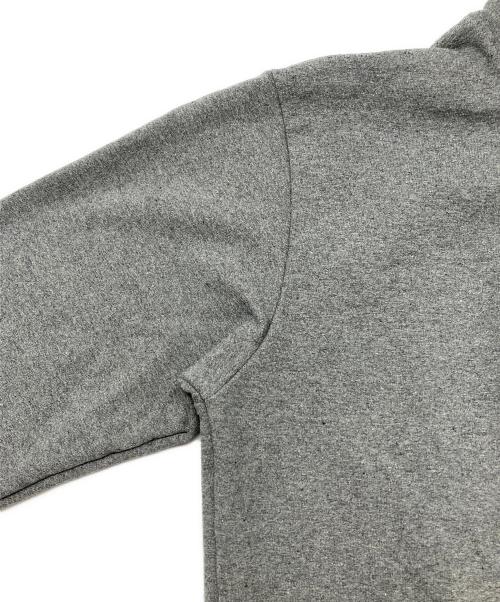 Patagonia（パタゴニア）Patagonia (パタゴニア) プルオーバーパーカー　メンズ・P-6ラベル・アップライザル・フーディ　SP21 グレー サイズ:XSの古着・服飾アイテム