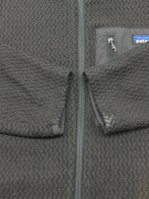 Patagonia（パタゴニア）Patagonia (パタゴニア) ジップパーカー　メンズ・R1エア・フルジップ・フーディ　SP22 ブラック サイズ:Ｓの古着・服飾アイテム