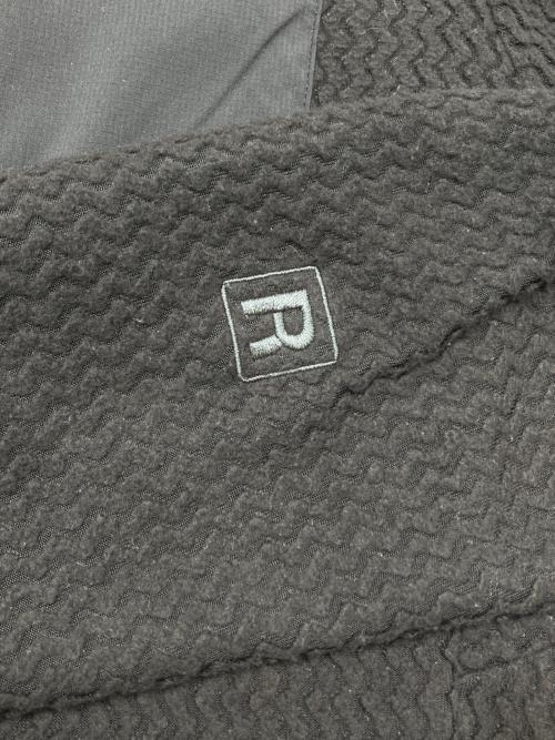 Patagonia（パタゴニア）Patagonia (パタゴニア) ジップパーカー　メンズ・R1エア・フルジップ・フーディ　SP22 ブラック サイズ:Ｓの古着・服飾アイテム