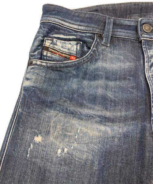 DIESEL（ディーゼル）DIESEL (ディーゼル) ダメージ加工デニムパンツ　THOMMER-Y-T インディゴ サイズ:W31×L32の古着・服飾アイテム