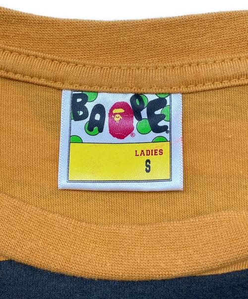 BAPE BY A BATHING APE（ベイプバイアベイシングエイプ）BAPE BY A BATHING APE (ベイプバイアベイシングエイプ) バックロゴプリントピチT　Y2K イエロー×ブラック サイズ:Sの古着・服飾アイテム