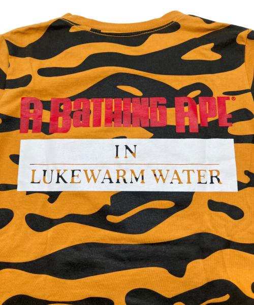 BAPE BY A BATHING APE（ベイプバイアベイシングエイプ）BAPE BY A BATHING APE (ベイプバイアベイシングエイプ) バックロゴプリントピチT　Y2K イエロー×ブラック サイズ:Sの古着・服飾アイテム