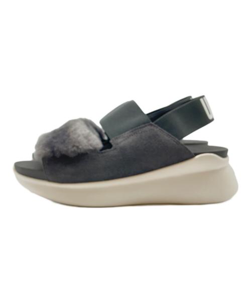 UGG（アグ）UGG (アグ) サンダル　UGG（アグ） グレー×ホワイト サイズ:23の古着・服飾アイテム