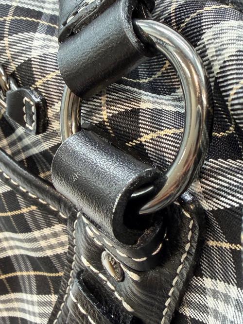BURBERRY BLUE LABEL（バーバリー ブルー レーベル）BURBERRY BLUE LABEL (バーバリー ブルー レーベル) ミニボストンバッグ ブラック×ホワイト×グレーの古着・服飾アイテム