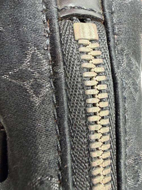 LOUIS VUITTON（ルイ ヴィトン）LOUIS VUITTON (ルイ ヴィトン) モノグラム・サテン 	リトルパピヨン ブラックの古着・服飾アイテム