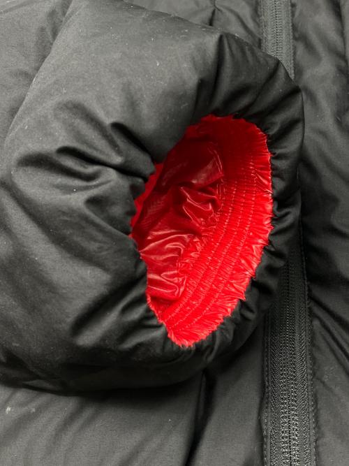 NANGA（ナンガ）NANGA (ナンガ) MOUNTAIN BELAY COAT 23AW ブラック×レッド サイズ:Lの古着・服飾アイテム