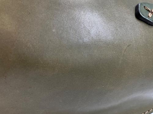 Herz（ヘルツ）Herz (ヘルツ) レザーウエストバッグ オリーブの古着・服飾アイテム