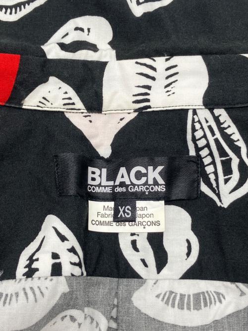 BLACK COMME des GARCONS（ブラックコムデギャルソン）BLACK COMME des GARCONS (ブラックコムデギャルソン) オープンカラーシャツ ブラック×ホワイト×レッド サイズ:XSの古着・服飾アイテム