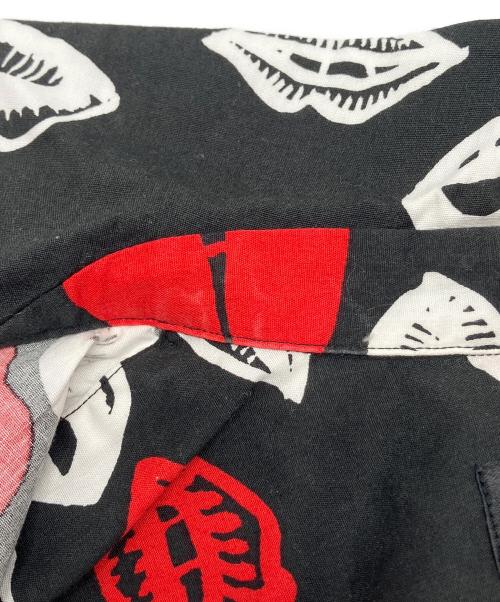 BLACK COMME des GARCONS（ブラックコムデギャルソン）BLACK COMME des GARCONS (ブラックコムデギャルソン) オープンカラーシャツ ブラック×ホワイト×レッド サイズ:XSの古着・服飾アイテム