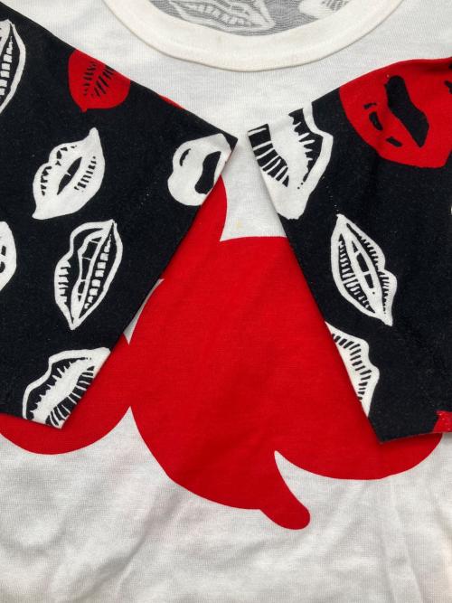 COMME des GARCONS（コムデギャルソン）COMME des GARCONS (コムデギャルソン) DISNEY (ディズニー) 半袖カットソー ホワイト×レッド×ブラック サイズ:Sの古着・服飾アイテム