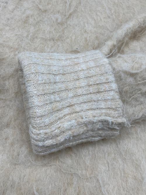 emmi（エミ）emmi (エミ) 厚手カーディガン　シャギーニットカーディガン ベージュ サイズ:Fの古着・服飾アイテム
