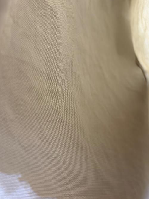 AWW（アウ）AWW (アウ) 圧縮トラベルバックパック ベージュの古着・服飾アイテム